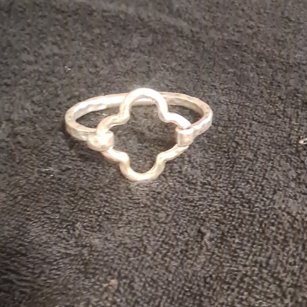 Elegant Silver Bracelet with Minimalist Design